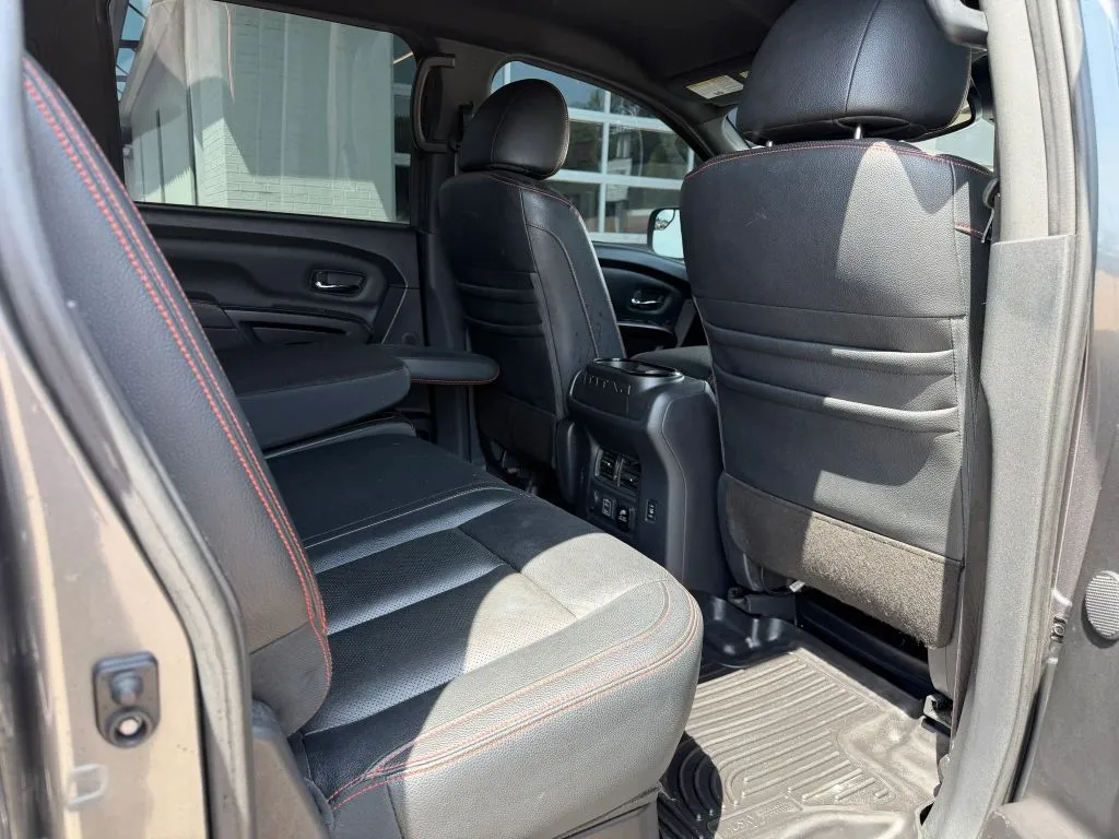 Nissan Titan photo 8