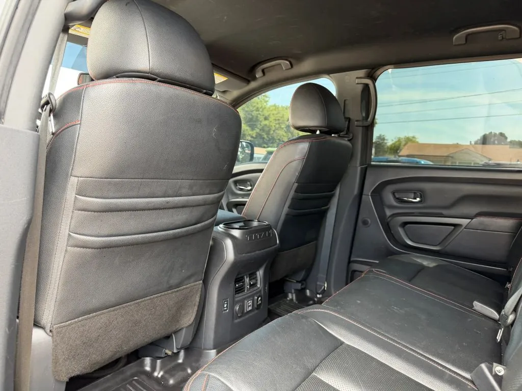 Nissan Titan photo 25