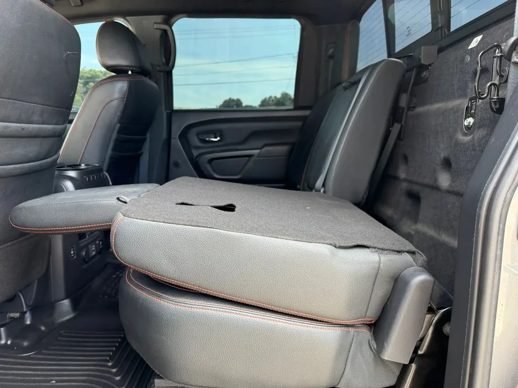 Nissan Titan photo 27