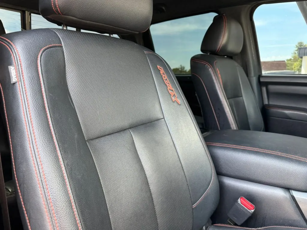 Nissan Titan photo 16