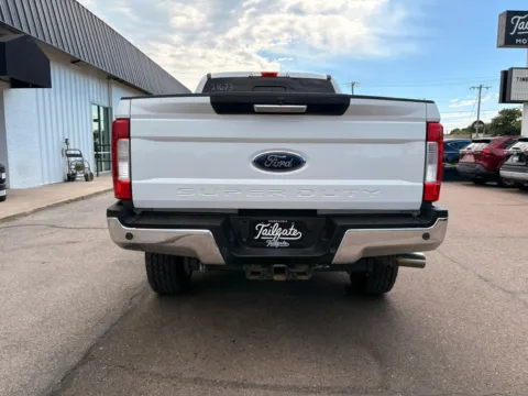 More photos of 2017 Ford F250 Super Duty Crew Cab XLT Pickup 4D 6 3/4 ft at Tailgate Motor Co. (Fremont North), NE