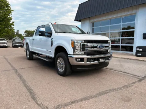 More photos of 2017 Ford F250 Super Duty Crew Cab XLT Pickup 4D 6 3/4 ft at Tailgate Motor Co. (Fremont North), NE