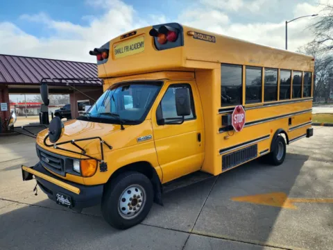More photos of 2006 Ford Commercial E450 Cube Van 14'-18' at Tailgate Motor Co. (Fremont North), NE