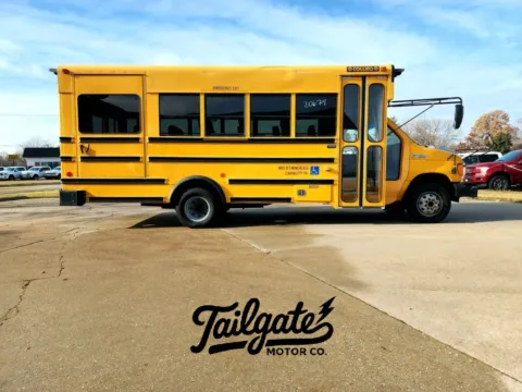Yellow 2006 Ford Commercial E450 Cube Van 14'-18' for sale in Fremont, NE