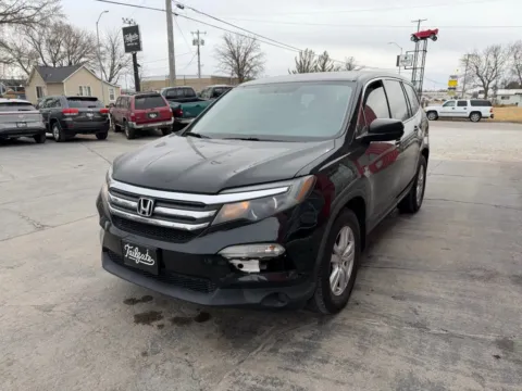 More photos of 2016 Honda Pilot LX Sport Utility 4D at Tailgate Motor Co. (Fremont North), NE