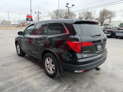 More photos of 2016 Honda Pilot LX Sport Utility 4D at Tailgate Motor Co. (Fremont North), NE