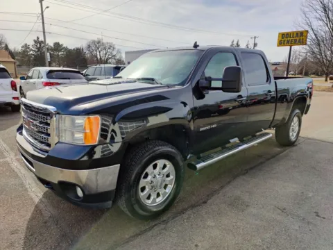 More photos of 2012 GMC Sierra 2500 HD Crew Cab SLT Pickup 4D 6 1/2 ft at Tailgate Motor Co. (Fremont North), NE