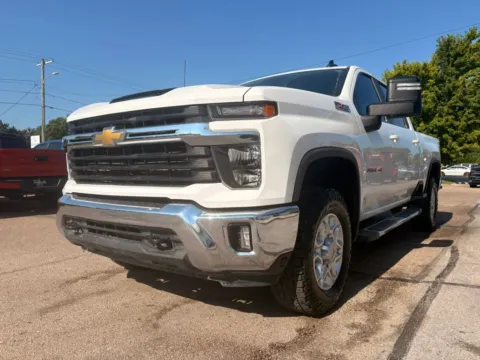 More photos of 2024 Chevrolet Silverado 2500 HD Crew Cab LT Pickup 4D 6 1/2 ft at Tailgate Motor Co. (Fremont North), NE