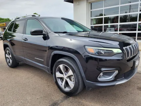 Photos of 2020 Jeep Cherokee Limited Sport Utility 4D for sale in Fremont, NE at Tailgate Motor Co. (Fremont North)