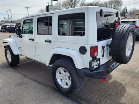 More photos of 2017 Jeep Wrangler Unlimited Rubicon Recon Sport Utility 4D at Tailgate Motor Co. (Fremont North), NE