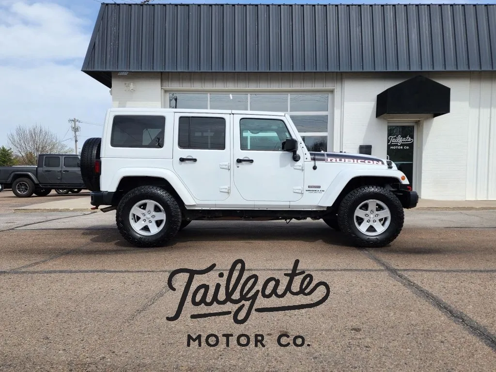 White 2017 Jeep Wrangler Unlimited Rubicon Recon Sport Utility 4D for sale in Fremont, NE