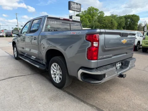 More photos of 2021 Chevrolet Silverado 1500 Crew Cab LT Pickup 4D 5 3/4 ft at Tailgate Motor Co. (Fremont North), NE
