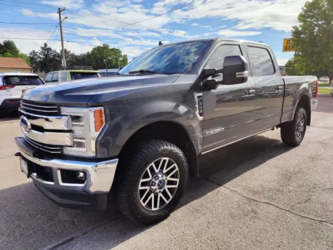 More photos of 2019 Ford F350 Super Duty Crew Cab Lariat Pickup 4D 6 3/4 ft at Tailgate Motor Co. (Fremont North), NE