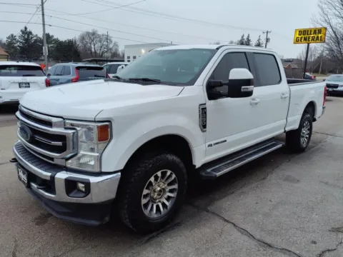 More photos of 2022 Ford F250 Super Duty Crew Cab Lariat Pickup 4D 6 3/4 ft at Tailgate Motor Co. (Fremont North), NE