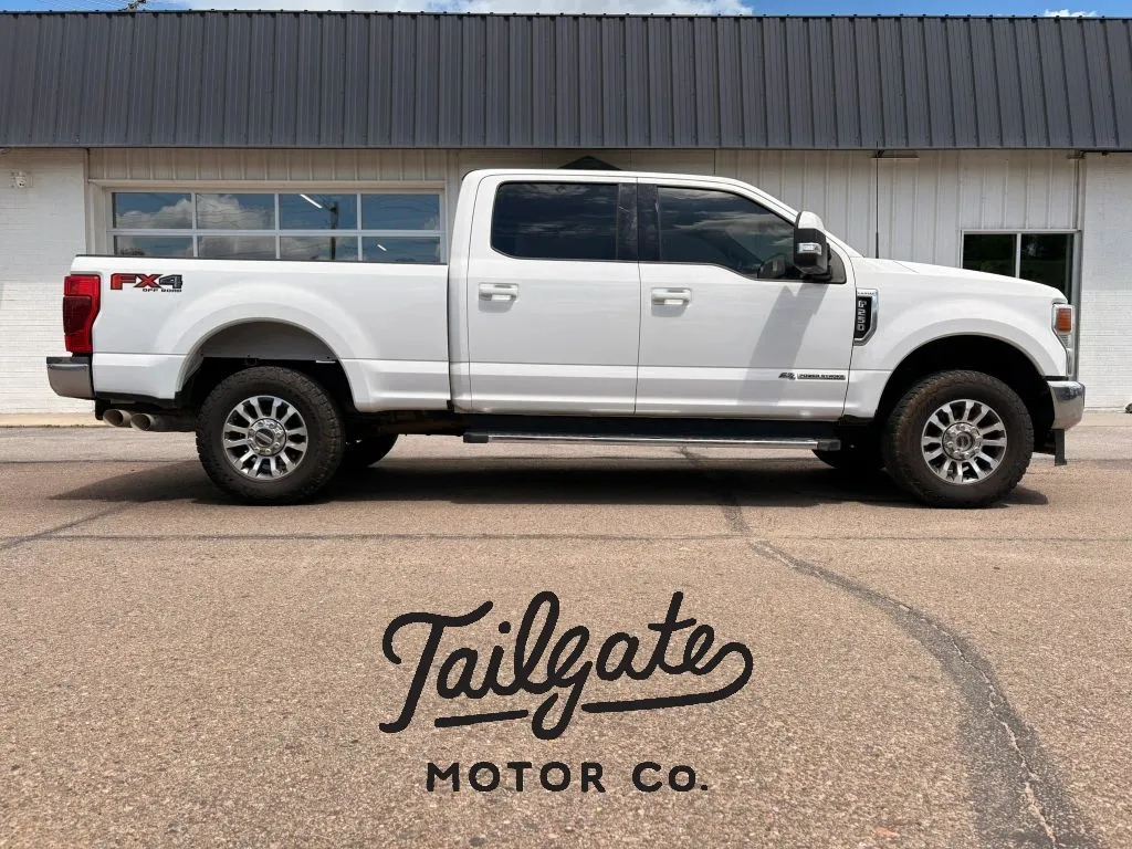 White 2022 Ford F250 Super Duty Crew Cab Lariat Pickup 4D 6 3/4 ft for sale in Fremont, NE