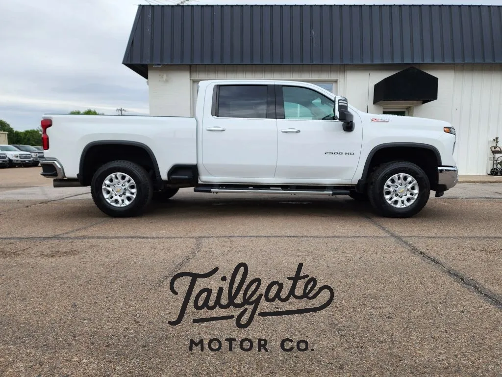 White 2024 Chevrolet Silverado 2500 HD Crew Cab LTZ Pickup 4D 6 1/2 ft for sale in Fremont, NE