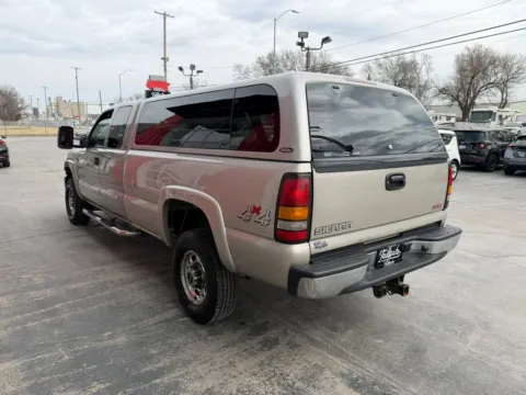 More photos of 2007 GMC Sierra (Classic) 2500 HD Extended Cab SLE Pickup 4D 8 ft at Tailgate Motor Co. (Fremont North), NE