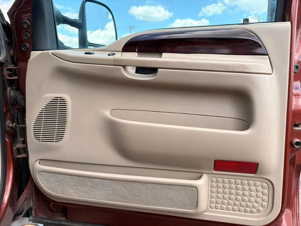 2005 Ford F-350 Super Duty Lariat - Photo 11