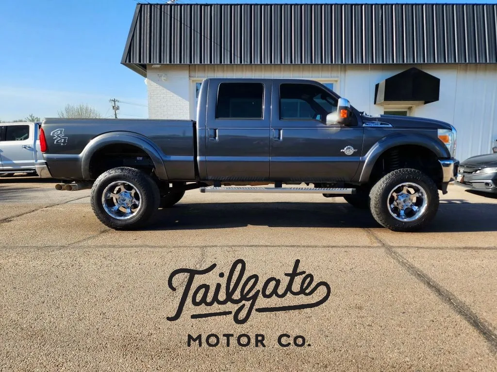 Gray 2015 Ford F250 Super Duty Crew Cab Lariat Pickup 4D 6 3/4 ft for sale in Fremont, NE