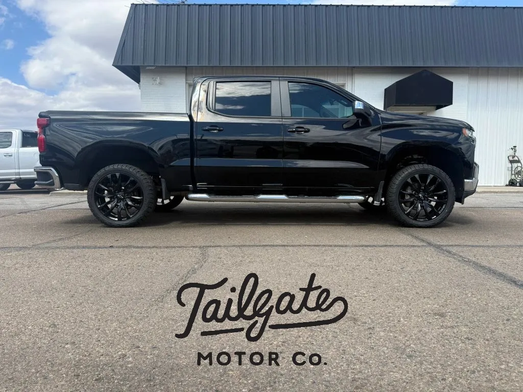 Black 2020 Chevrolet Silverado 1500 Crew Cab LT Pickup 4D 5 3/4 ft for sale in Fremont, NE
