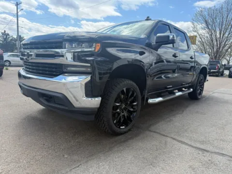 Photos of 2020 Chevrolet Silverado 1500 Crew Cab LT Pickup 4D 5 3/4 ft for sale in Fremont, NE at Tailgate Motor Co. (Fremont North)