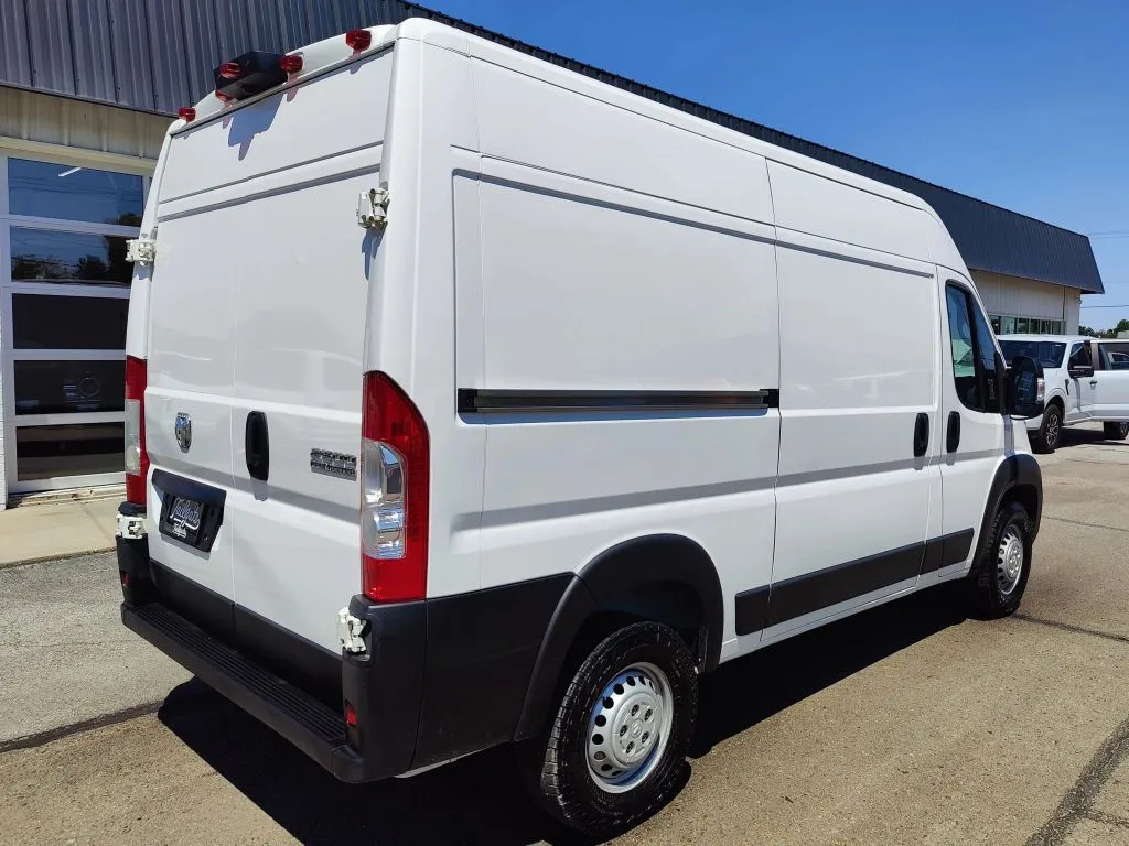 Ram Cargo Van photo 7