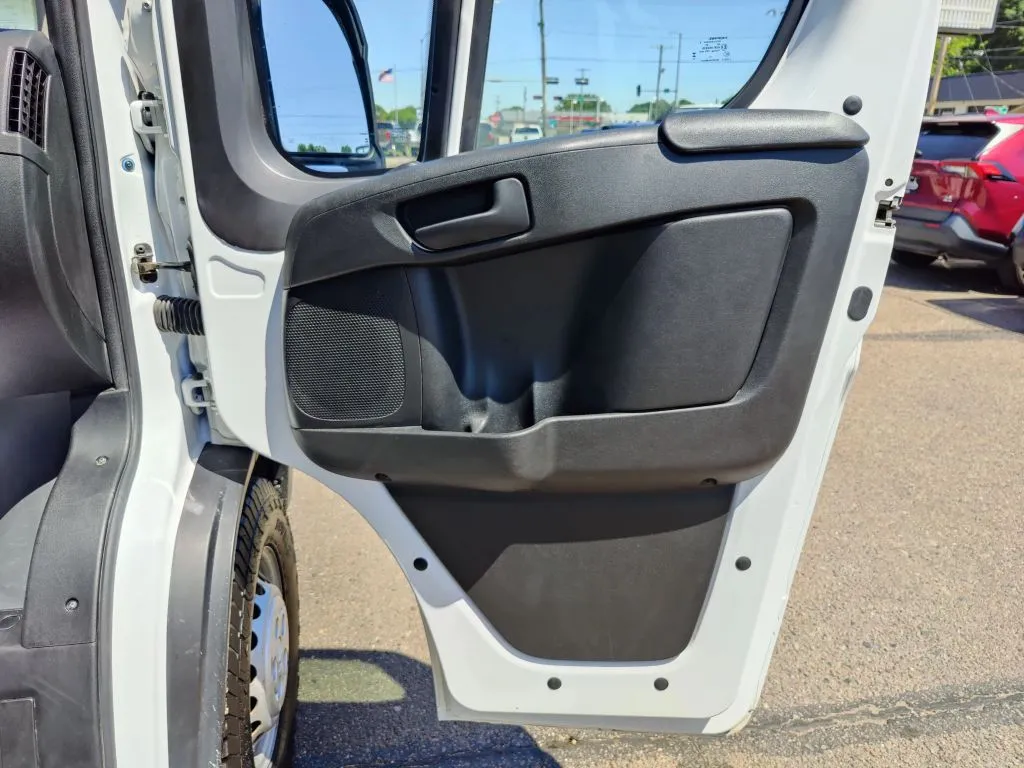 Ram Cargo Van photo 11