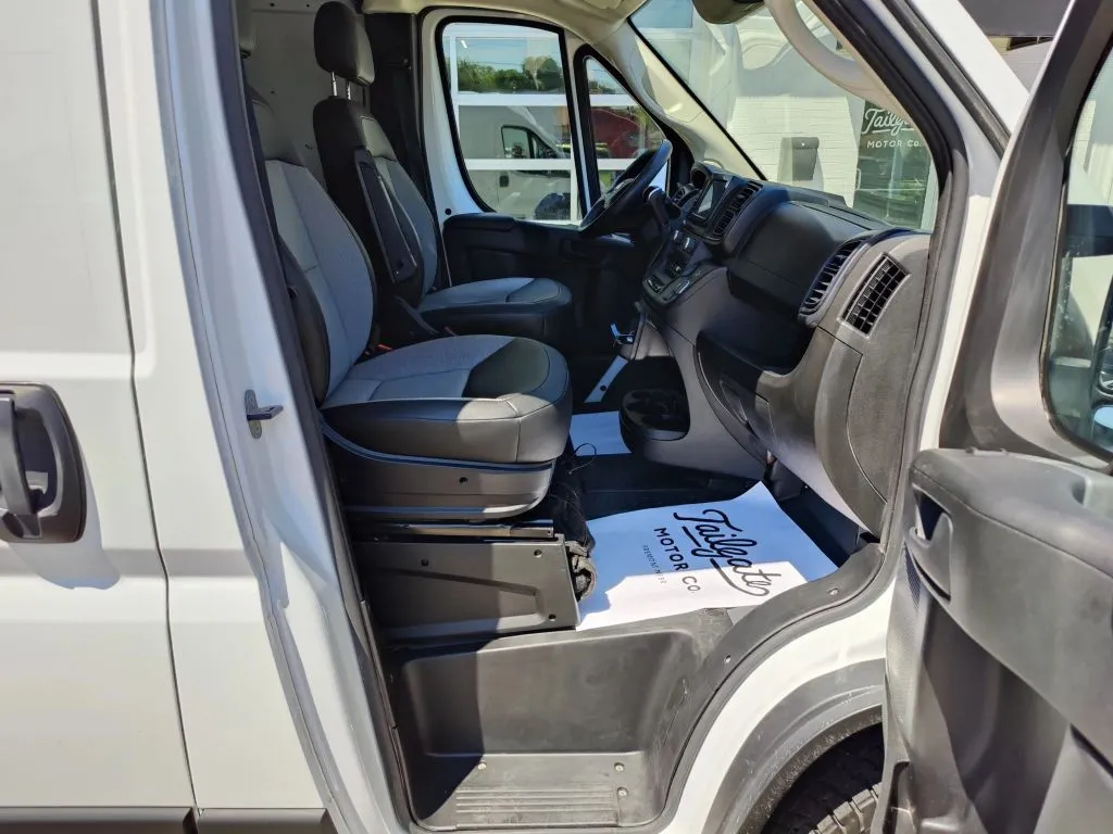Ram Cargo Van photo 12
