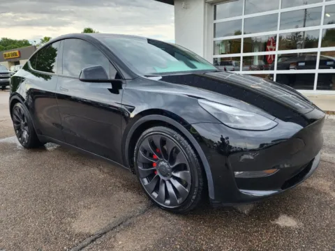 Photos of 2022 Tesla Model Y Performance Sport Utility 4D for sale in Fremont, NE at Tailgate Motor Co. (Fremont North)