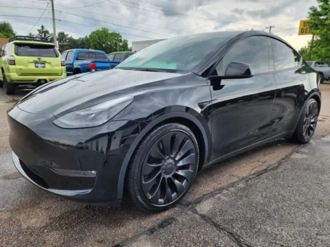 More photos of 2022 Tesla Model Y Performance Sport Utility 4D at Tailgate Motor Co. (Fremont North), NE