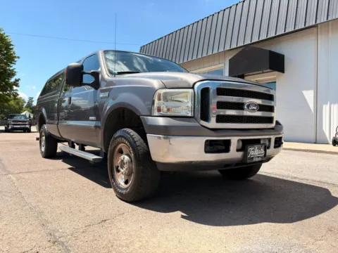 Photos of 2006 Ford F250 Super Duty Super Cab Lariat Pickup 4D 8 ft for sale in Fremont, NE at Tailgate Motor Co. (Fremont North)