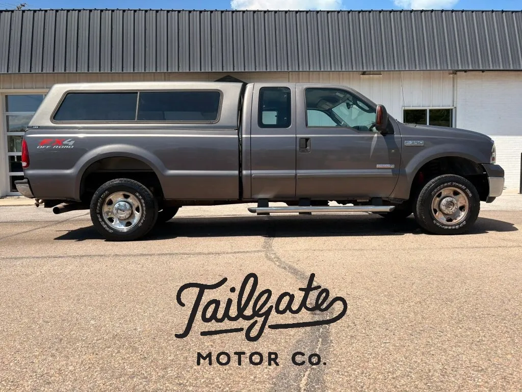 Gray 2006 Ford F250 Super Duty Super Cab Lariat Pickup 4D 8 ft for sale in Fremont, NE