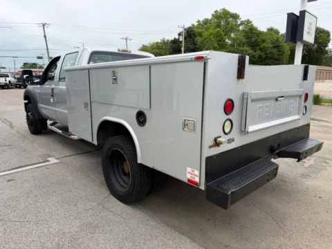 More photos of 2011 Ford F550 Super Duty Crew Cab & Chassis 176' W.B. 4D at Tailgate Motor Co. (Fremont North), NE