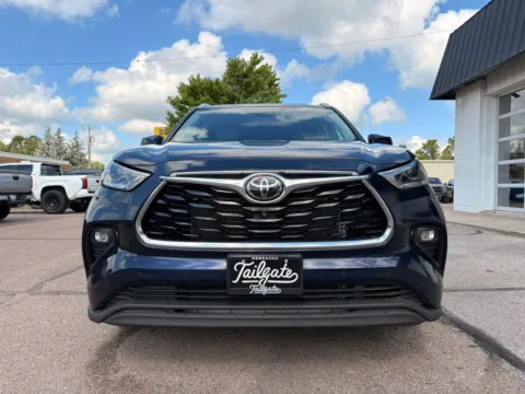 Another view of 2021 Toyota Highlander Limited Sport Utility 4D for sale in Fremont, NE at Tailgate Motor Co. (Fremont North)