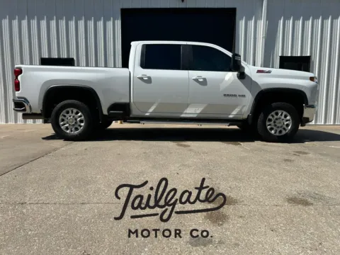 White 2023 Chevrolet Silverado 2500 HD Crew Cab LT Pickup 4D 6 1/2 ft for sale in Fremont, NE
