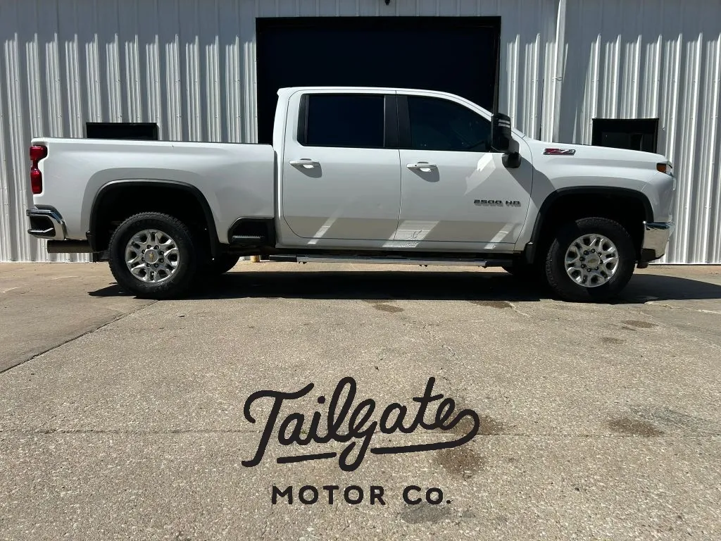 White 2023 Chevrolet Silverado 2500 HD Crew Cab LT Pickup 4D 6 1/2 ft for sale in Fremont, NE