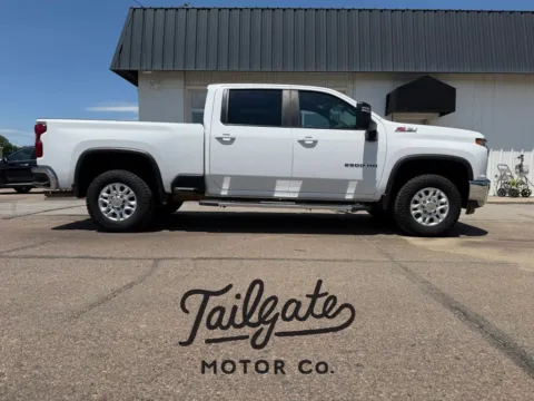 White 2023 Chevrolet Silverado 2500 HD Crew Cab LT Pickup 4D 6 1/2 ft for sale in Fremont, NE