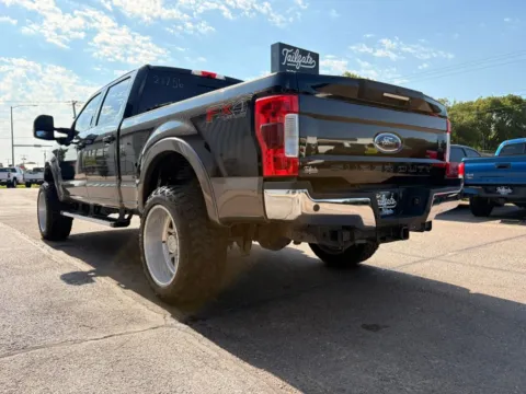 More photos of 2019 Ford F250 Super Duty Crew Cab Lariat Pickup 4D 6 3/4 ft at Tailgate Motor Co. (Fremont North), NE
