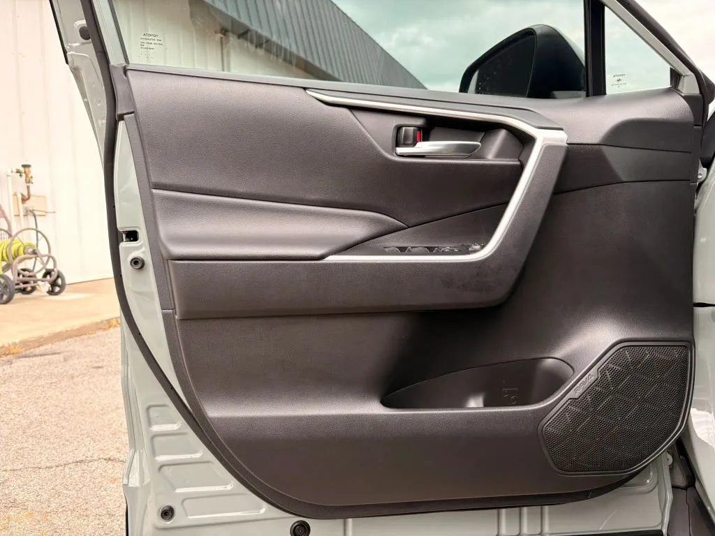 Toyota RAV4 photo 15