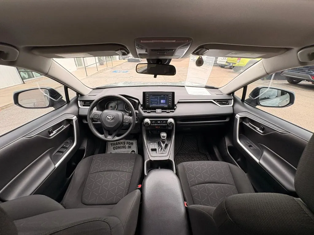 Toyota RAV4 photo 17