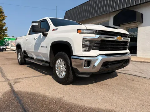 Photos of 2024 Chevrolet Silverado 2500 HD Crew Cab LT Pickup 4D 6 1/2 ft for sale in Fremont, NE at Tailgate Motor Co. (Fremont North)