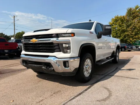 More photos of 2024 Chevrolet Silverado 2500 HD Crew Cab LT Pickup 4D 6 1/2 ft at Tailgate Motor Co. (Fremont North), NE