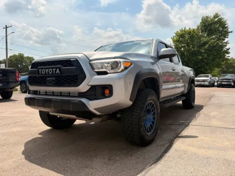 More photos of 2019 Toyota Tacoma Double Cab TRD Off-Road Pickup 4D 6 ft at Tailgate Motor Co. (Fremont North), NE