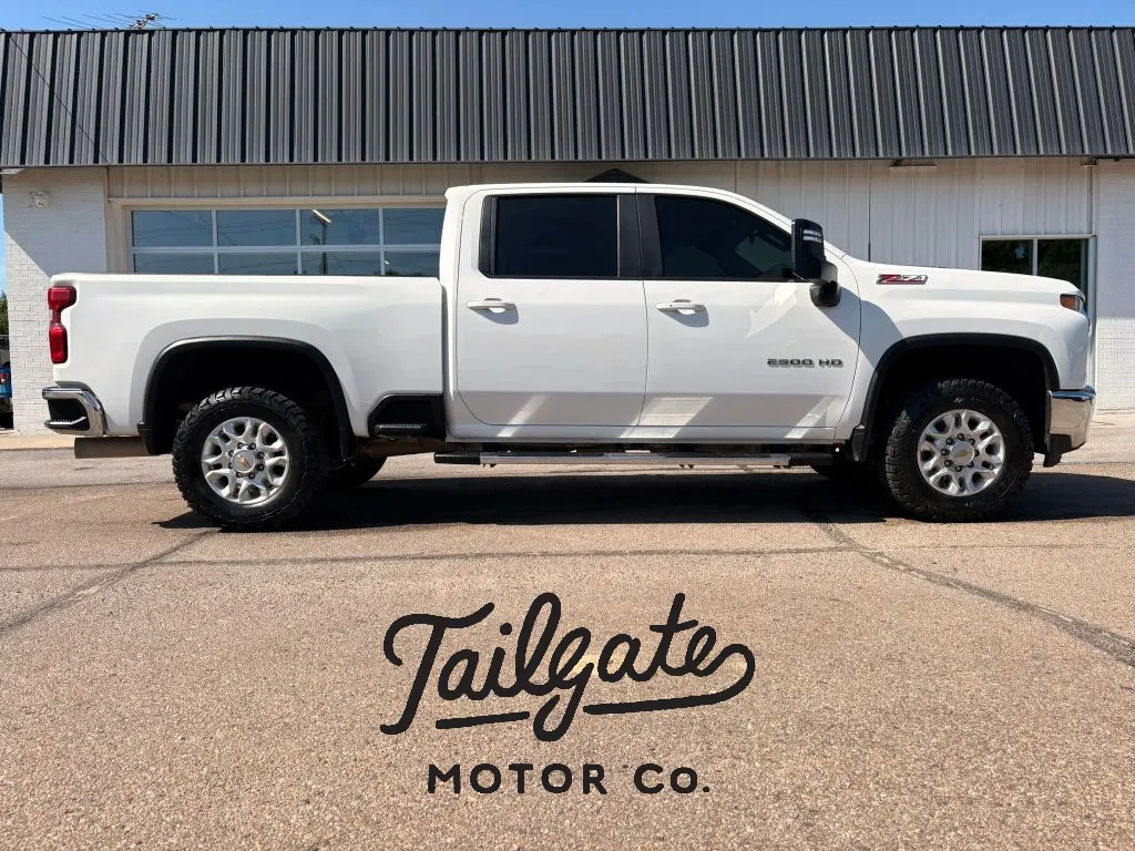 White 2023 Chevrolet Silverado 2500 HD Crew Cab LT Pickup 4D 6 1/2 ft for sale in Fremont, NE
