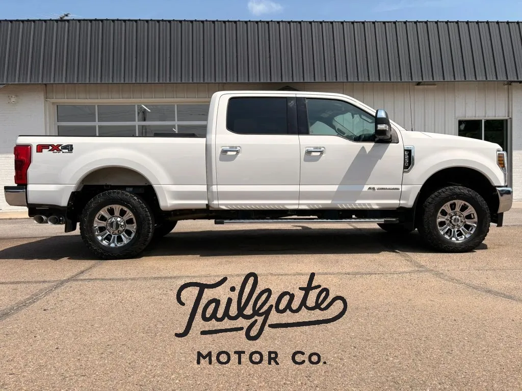 White 2019 Ford F250 Super Duty Crew Cab XLT Pickup 4D 6 3/4 ft for sale in Fremont, NE