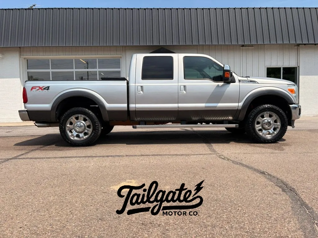 Silver 2016 Ford F250 Super Duty Crew Cab Lariat Pickup 4D 6 3/4 ft for sale in Fremont, NE