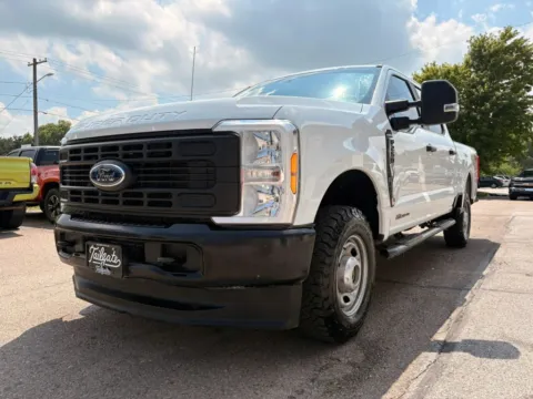 More photos of 2023 Ford F250 Super Duty Crew Cab XL Pickup 4D 6 3/4 ft at Tailgate Motor Co. (Fremont North), NE