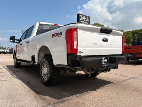 More photos of 2023 Ford F250 Super Duty Crew Cab XL Pickup 4D 6 3/4 ft at Tailgate Motor Co. (Fremont North), NE