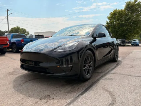 More photos of 2023 Tesla Model Y Performance Sport Utility 4D at Tailgate Motor Co. (Fremont North), NE