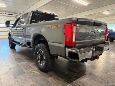 More photos of 2023 Ford F250 Super Duty Crew Cab XLT Pickup 4D 6 3/4 ft at Tailgate Motor Co. (Fremont North), NE